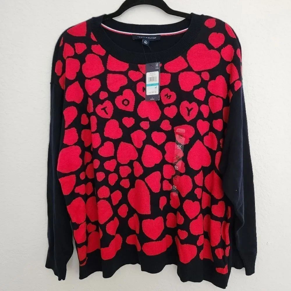 Tommy Hilfiger Women's Black and Red Heart Pattern Crewneck Logo Sweater Size 1X